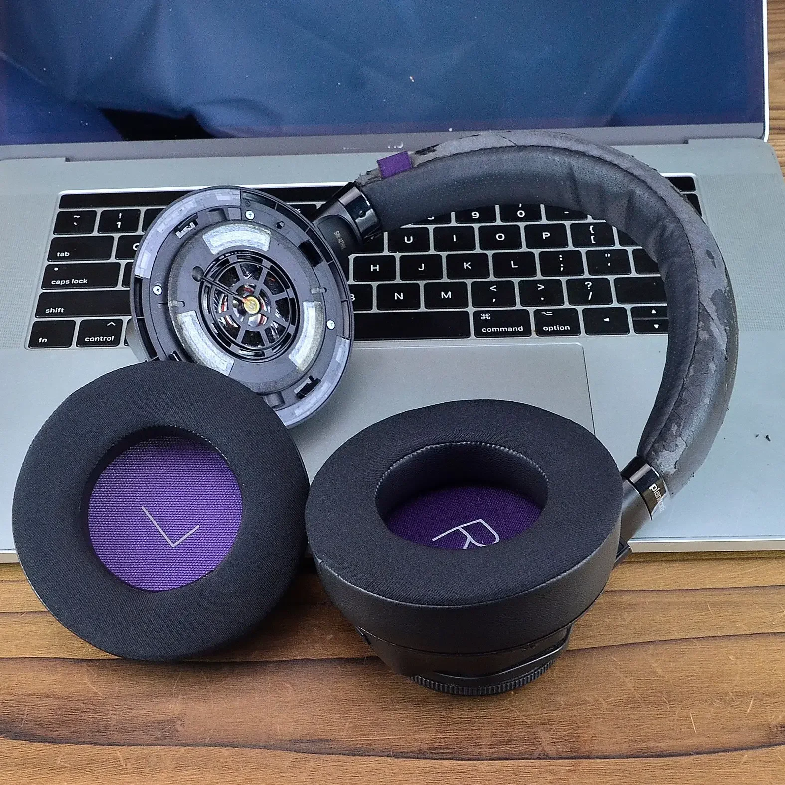 For Plantronics BackBeat Pro H - Cooling Pillow Gel review and price